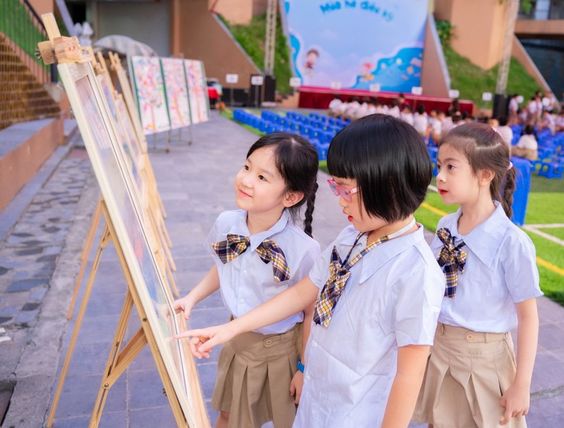 Hà Nội đưa ra 15 tiêu chí về trường học hạnh phúc .