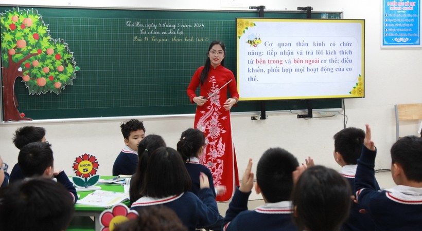 Tiết dạy môn Tự nhiên và xã hội của cô Nguyễn Thúy Hằng, giáo viên Trường Tiểu học Tân Mai.