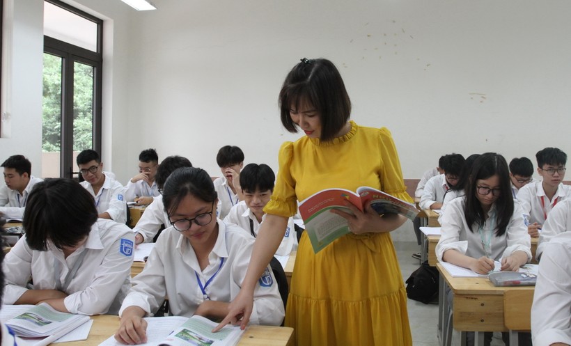 Học sinh Trường THPT Trương Định ôn thi tốt nghiệp THPT năm 2024.
