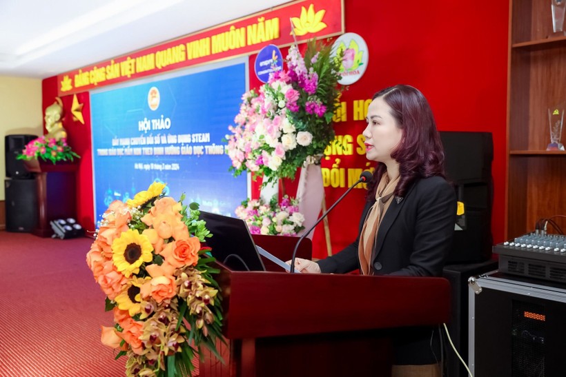 Phó Giám đốc Sở GD&ĐT Hà Nội Vương Hương Giang phát biểu tại hội thảo.