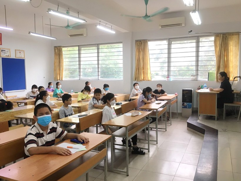 Học sinh dự thi vào lớp 6 trường chất lượng cao tại Hà Nội.