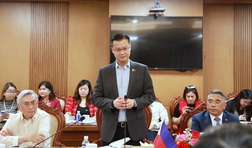 Thượng nghị sĩ Sherwin Gatchalian bày tỏ vui mừng đến thăm Việt Nam và đề xuất tăng cường hợp tác giáo dục giữa hai nước.