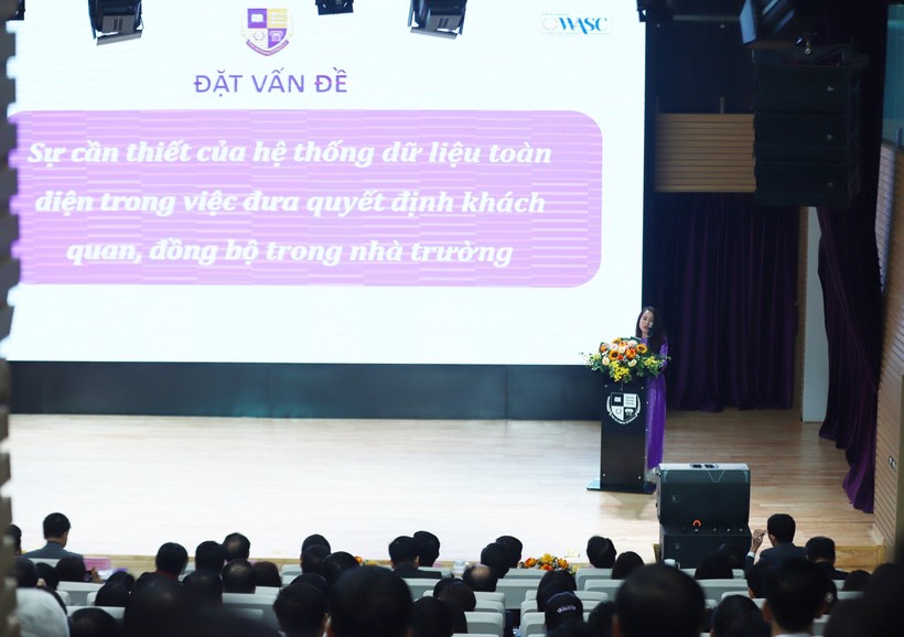 Tham luận "Bộ công cụ xử lý dữ liệu để hỗ trợ giáo dục học sinh và quản lý trong nhà trường" của cô Nguyễn Thị Tâm Hiền, Hiệu trưởng Trường Phổ thông Liên cấp Olympia.