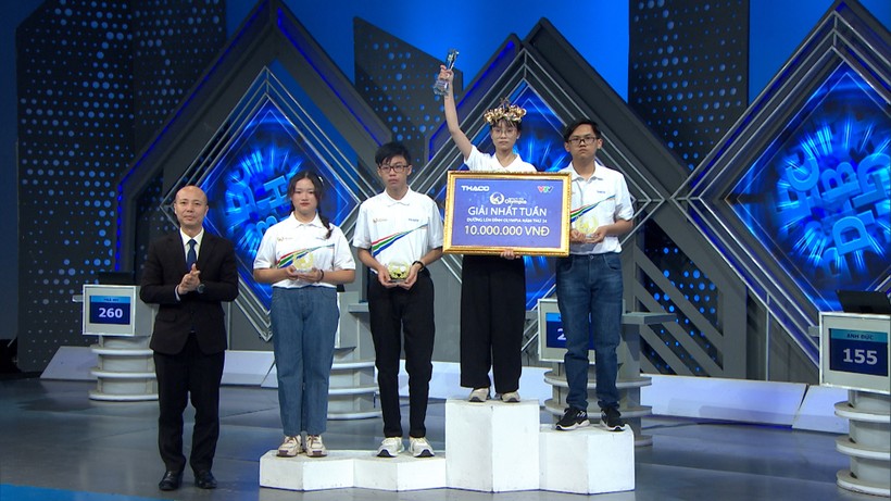 Nữ sinh Hà Nội giành vòng nguyệt quế Olympia nhờ câu hỏi phụ