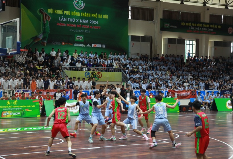 Trận chung kết nội dung Nam THPT diễn ra giữa hai đội THPT Nguyễn Siêu và THPT Nguyễn Tất Thành.