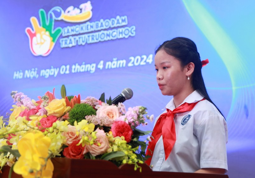 Học sinh Trường THCS Nguyễn Công Trứ (quận Ba Đình, Hà Nội) phát biểu hưởng ứng lễ phát động.