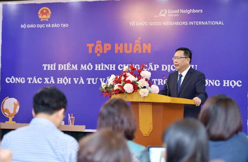 Ông Trần Văn Đạt phát biểu khai mạc lớp tập huấn. 