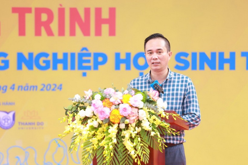 Ông Ngô Vương Tuấn - Phó Tổng Biên tập Báo Tuổi trẻ Thủ đô phát biểu khai mạc chương trình.