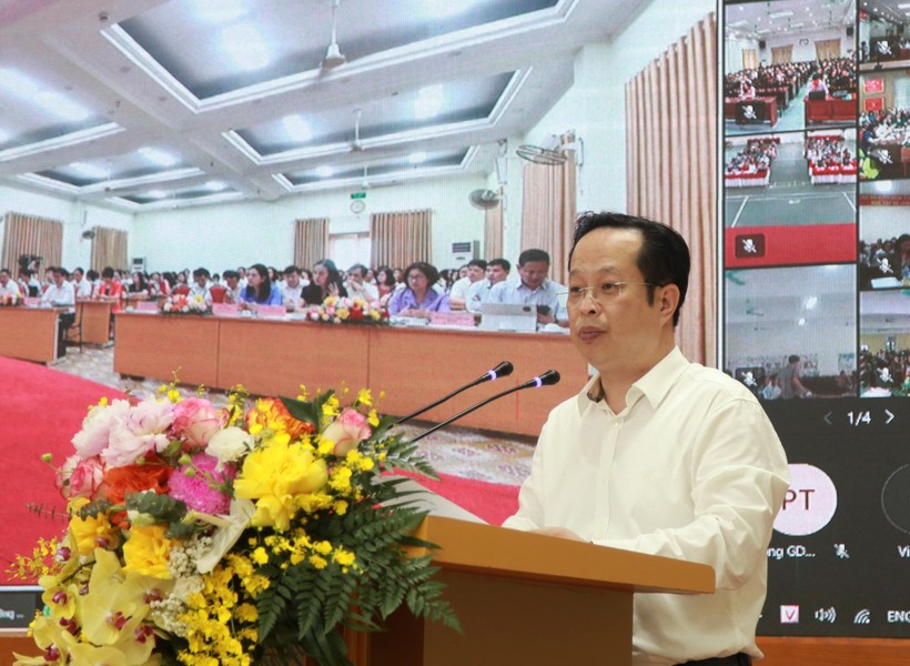 Giám đốc Sở GD&amp;ĐT Hà Nội Trần Thế Cương phát biểu khai mạc hội nghị.