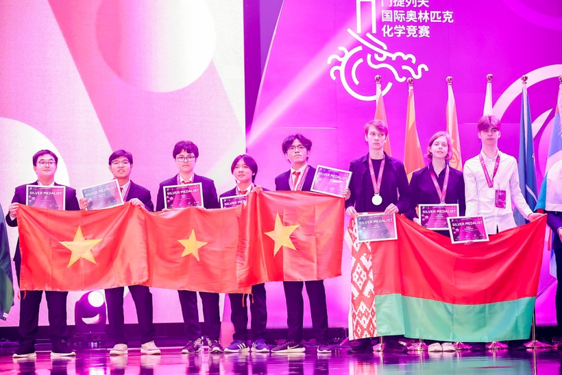5 học sinh Việt Nam giành huy chương Bạc.