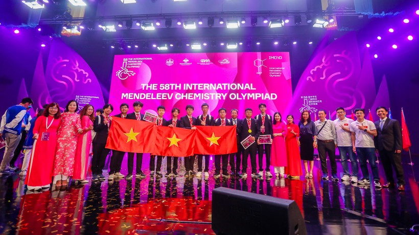 Đoàn Việt Nam đạt thành tích xuất sắc tại Olympic Hóa học Quốc tế Mendeleev.