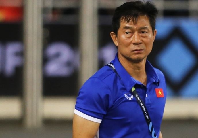 HLV Bae Ji-won cho rằng cầu thủ Việt Nam chưa đủ khả năng chơi bóng ở châu Âu