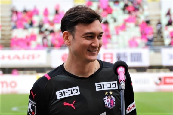 Văn Lâm chính thức ra mắt đội bóng Nhật Bản Cerezo Osaka