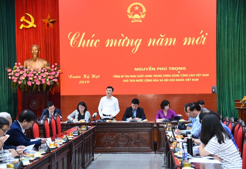 Chánh Văn phòng UBND TP Hà Nội Nguyễn Quí Tiên phát biểu tại buổi giao ban báo chí (Ảnh: Đăng Chung).