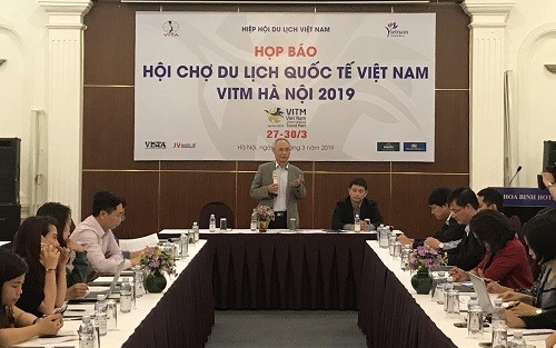 Ông Vũ Thế Bình - Phó Chủ tịch thường trực Hiệp hội du lịch Việt Nam thông tin về các hoạt động tại Hội chợ du lịch quốc tế Việt Nam 2019. 