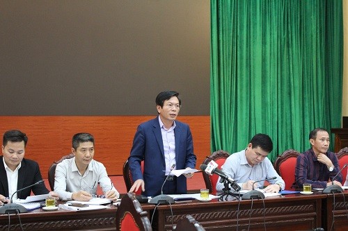 Ông Nguyễn Anh Tuấn - Phó Tổng Giám đốc EVN Hà Nội thông tin tại buổi giao ban báo chí.