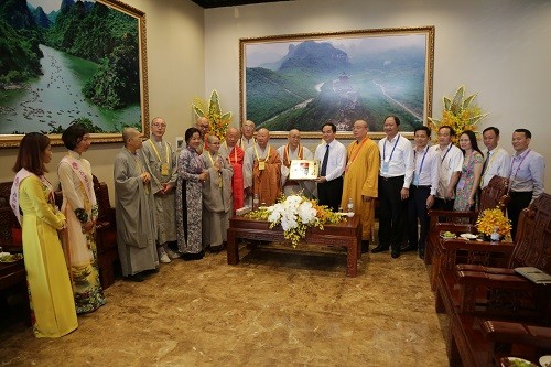 Trưởng Ban Tôn Giáo Chính phủ tiếp Đoàn Phật giáo Hàn Quốc.