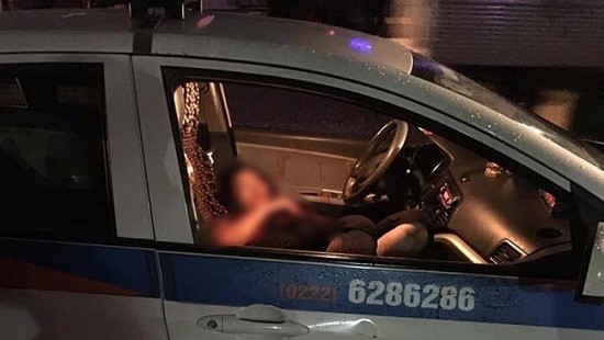 Hiện trường vụ việc người đàn ông tự sát sau khi đâm gục cô gái trong xe taxi