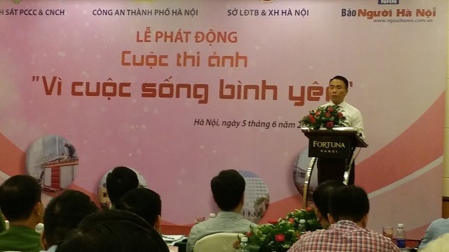 Nhà báo Đào Xuân Hưng phát biểu tại lễ công bố. Ảnh - Bình Thanh