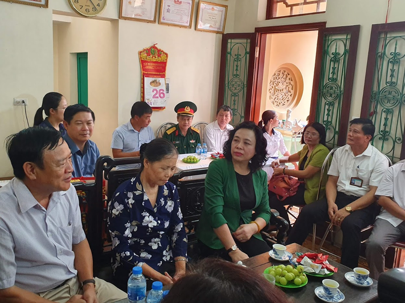 Phó Bí thư Thường trực Thành ủy Hà Nội đến thăm, tặng quà một số gia đình người có công tiêu biểu trên địa bàn huyện Thường Tín.