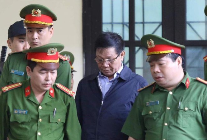 Cựu Trung tướng Phan Văn Vĩnh bị khởi tố thêm tội danh mới.
