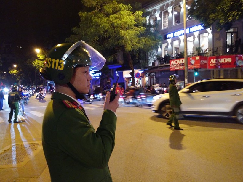 Công an quận Hoàn Kiếm sẵn sàng lực lượng đảm bảo ANTT, ATGT cho nhân dân, du khách vui chơi, đón Noel.