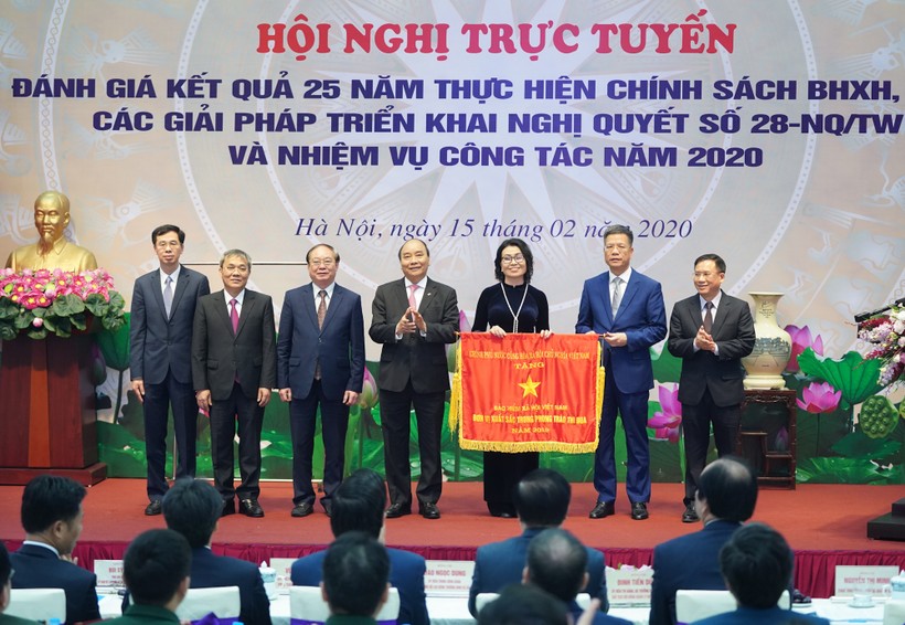 Thủ tướng Nguyễn Xuân Phúc: BHXH Việt Nam phải là mô hình đi đầu trong cải cách