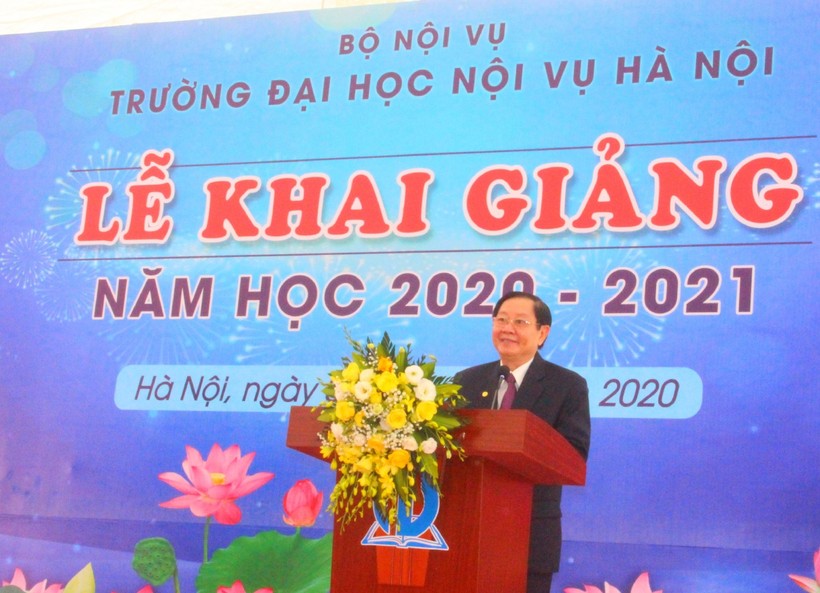 Bộ trưởng Bộ Nội vụ Lê Vĩnh Tân phát biểu tại Lễ khai giảng năm học mới của Trường Đại học Nội vụ Hà Nội.