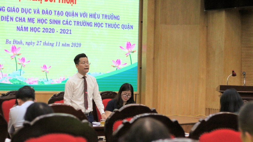 Trưởng Phòng GD&ĐT Ba Đình Lê Đức Thuận trong buổi đối thoại.