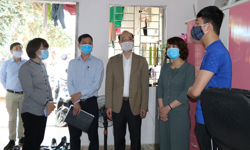 Đoàn công tác của Bộ Y tế kiểm tra phòng dịch tại Thái Nguyên.