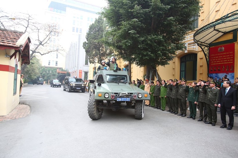 Công an TP Hà Nội ra quân đảm bảo an ninh trật tự phục vụ Đại hội XIII của Đảng.