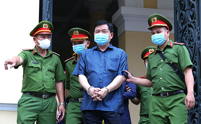 Ông Đinh La Thăng, nguyên Chủ tịch Tập đoàn Dầu khí Việt Nam (PVN) trong một phiên tòa trước đó.