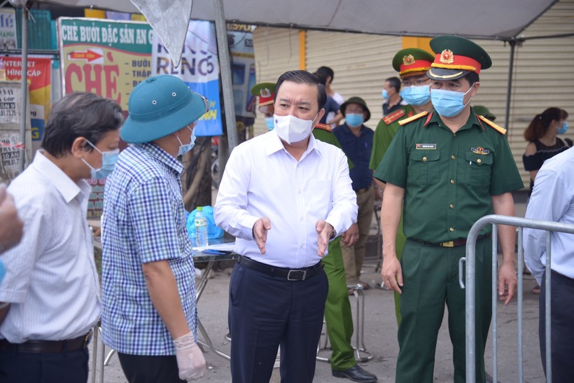 Phó Chủ tịch UBND TP Hà Nội kiểm tra công tác phòng dịch tại xã Tô Hiệu.
