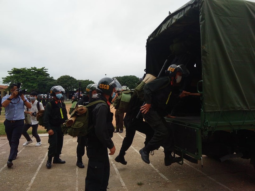 Lực lượng CSCĐ chi viện cho Bắc Giang trong công tác phòng chống dịch Covid-19.