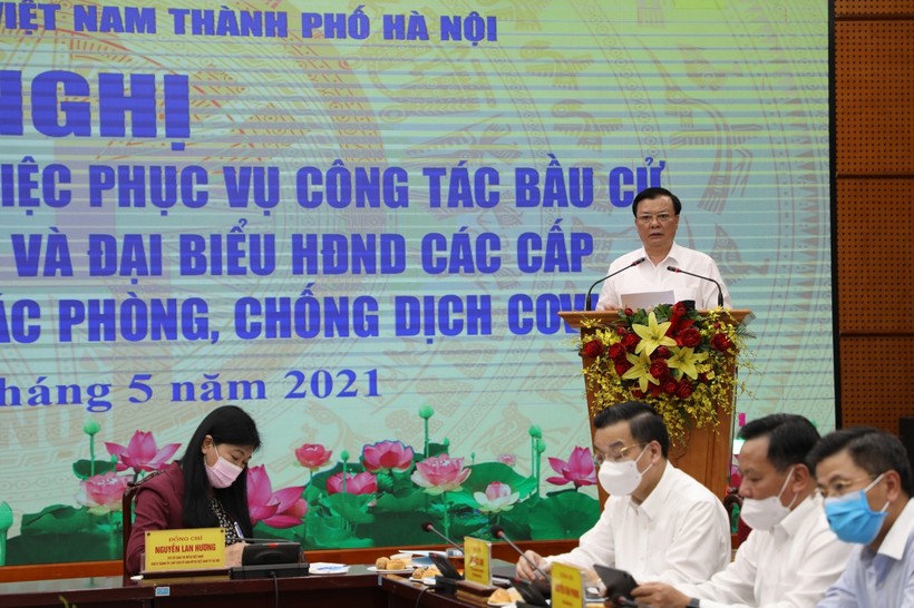 Bí thư Thành ủy Hà Nội Đinh Tiến Dũng phát biểu.