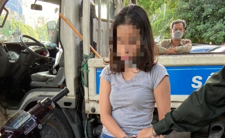 Nguyễn Thị A bị bắt quả tang trên xe có ma túy.