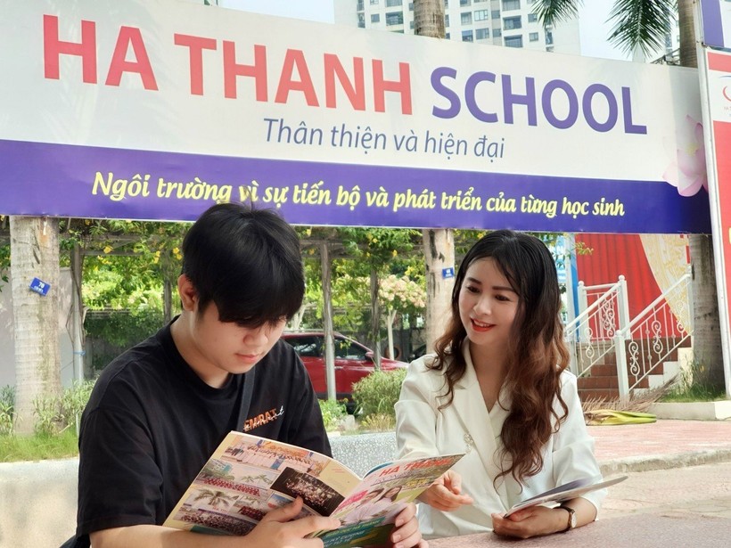 Chân dung cô giáo Nguyễn Thị Tuyết Lan, Trường THCS – THPT Hà Thành.