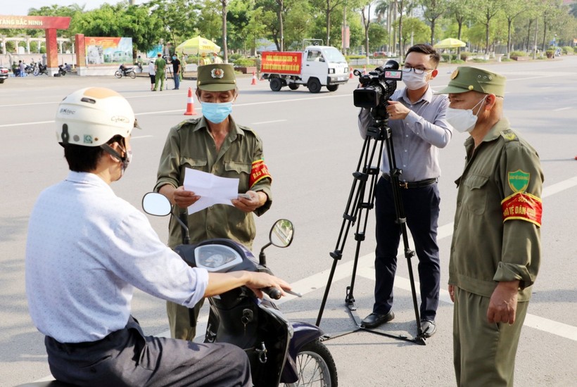 Người dân di chuyển đến Bắc Ninh phải thực hiện quy định phòng chống dịch Covid-19. (Ảnh minh họa).