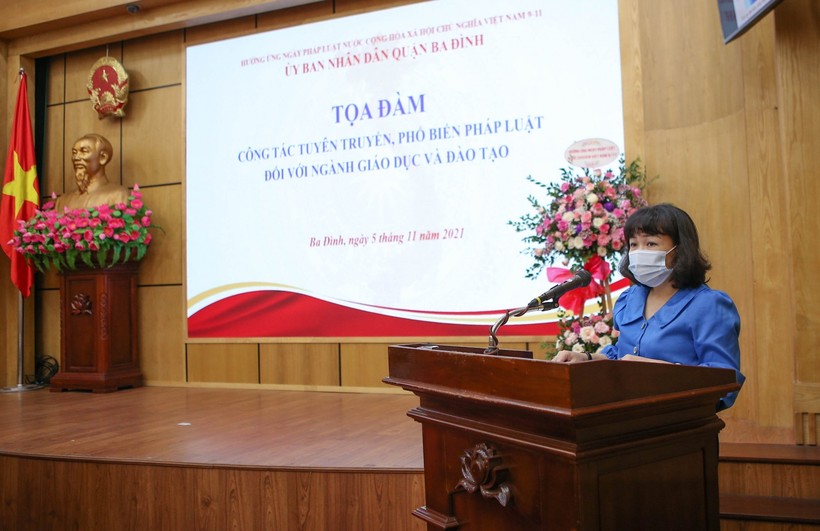 Bà Lê Thị Thu Hà - Trưởng phòng Tư pháp quận Ba Đình phát biểu.