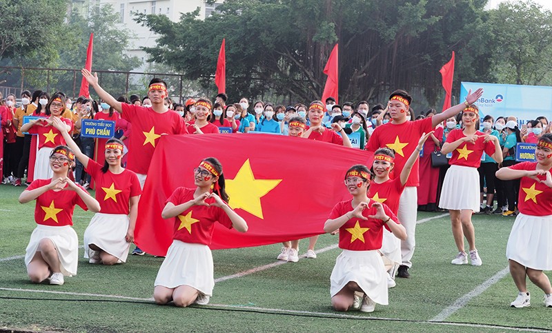 Khai mạc giải cầu lông, bóng bàn, kéo co của ngành Giáo dục Từ Sơn.