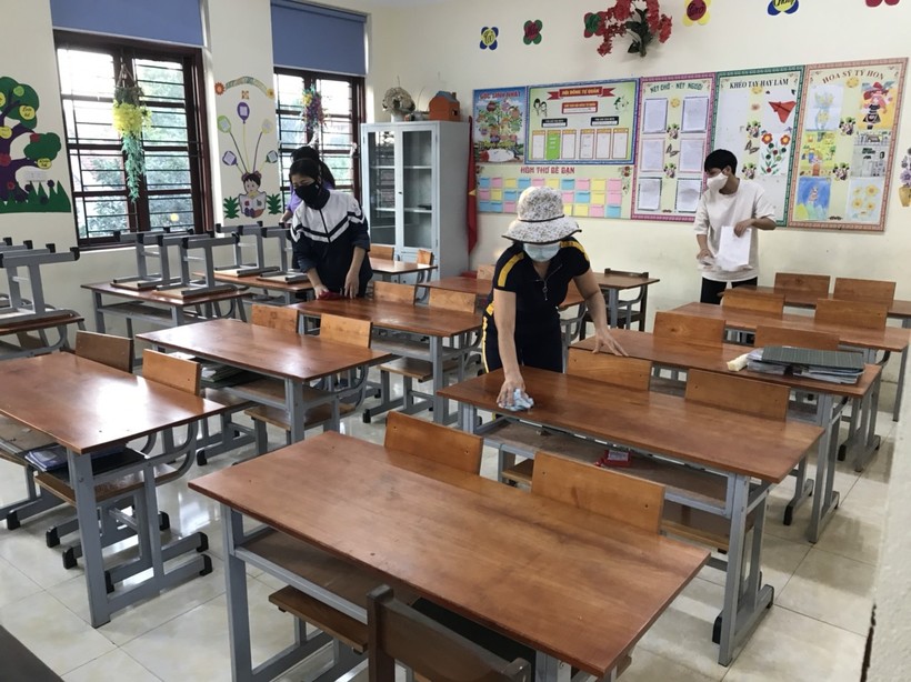 Trường Tiểu học Ninh Sơn vệ sinh trường lớp sẵn sàng đón học sinh trở lại.