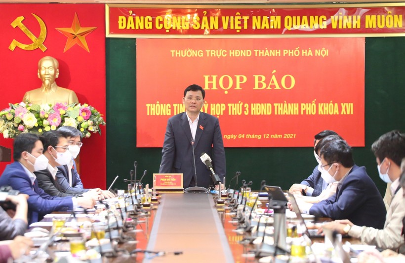 Phó Chủ tịch HĐND TP. Hà Nội Phạm Quí Tiên phát biểu.