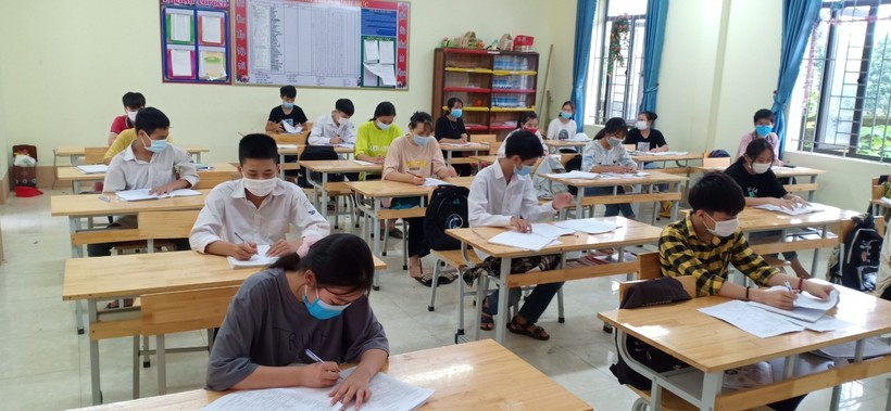 Học sinh Bắc Giang thực hiện 5K trong giờ học.