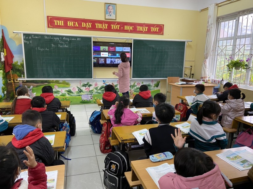 Học sinh tại huyện Việt Yên trong giờ học đầu tiên sau nghỉ Tết Nguyên Đán.