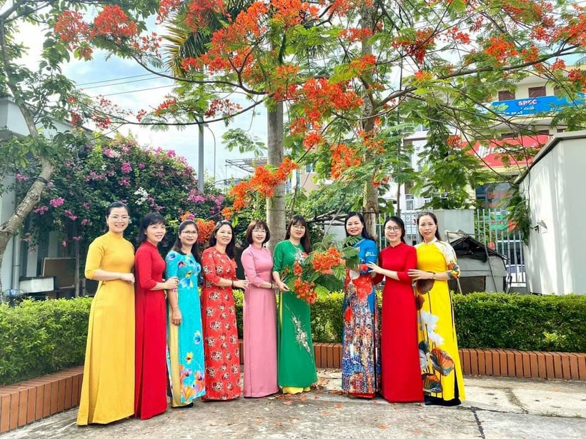 Cán bộ lãnh đạo, quản lý, nhân viên Sở GD&ĐT Bắc Giang hưởng ứng tuần lễ áo dài (Ảnh TL).