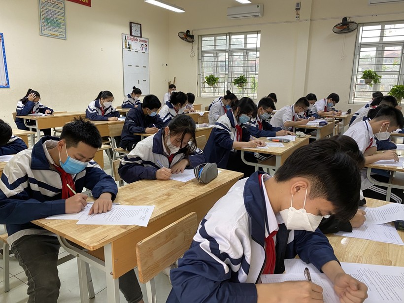 Học sinh khối 9 tại huyện Việt Yên tích cực, chủ động trong học và ôn tập kiến thức.