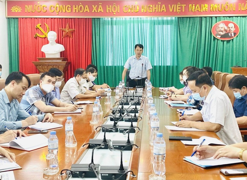 Ông Đỗ Văn Quý, Trưởng phòng GD&ĐT thành phố Bắc Giang phát biểu tại hội nghị an toàn trường học và phòng chống bạo lực học đường của Phòng GD&ĐT thành phố Bắc Giang ngày 5/5.