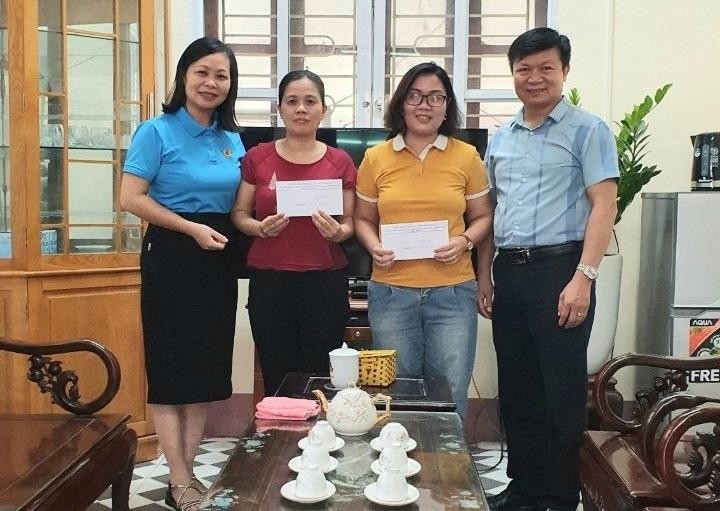 Lãnh đạo Công đoàn Giáo dục tỉnh Bắc Giang thăm và tặng quà tại Trường THPT Lý Thường Kiệt.