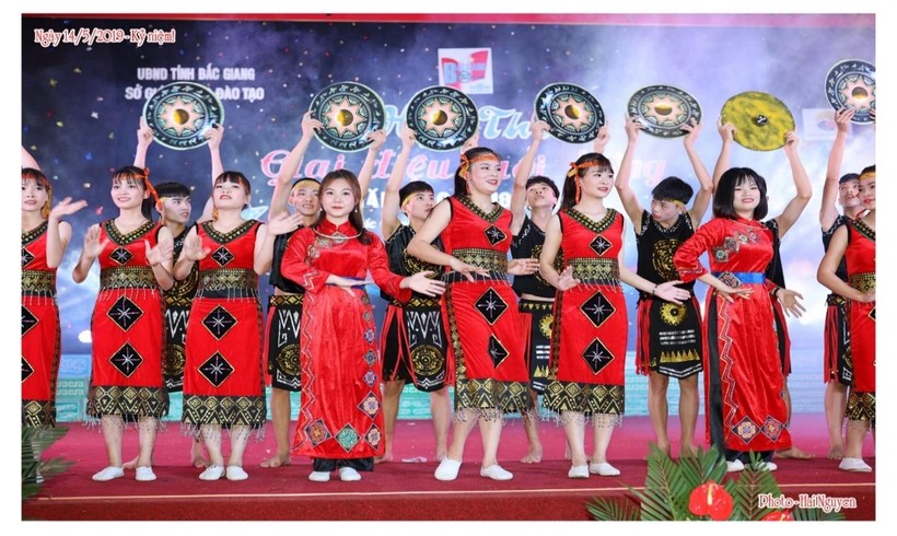 Học sinh Trường PTDT Nội trú tỉnh Bắc Giang tham gia Hội thi ‘Giai điệu tuổi hồng”.