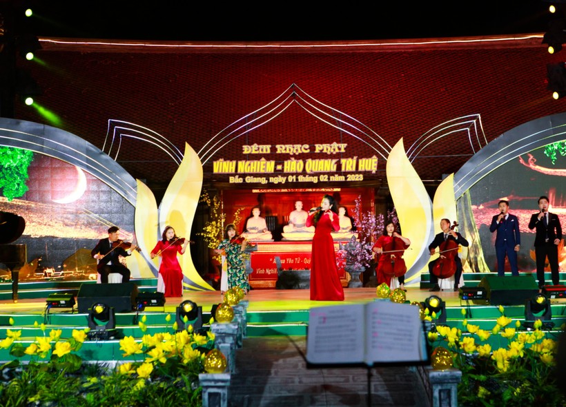 Tiết mục nghệ thuật đêm nhạc Phật "Vĩnh Nghiêm - Hào quang trí huệ".